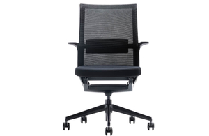Chaise de travail réglable en maille avec accoudoirs
